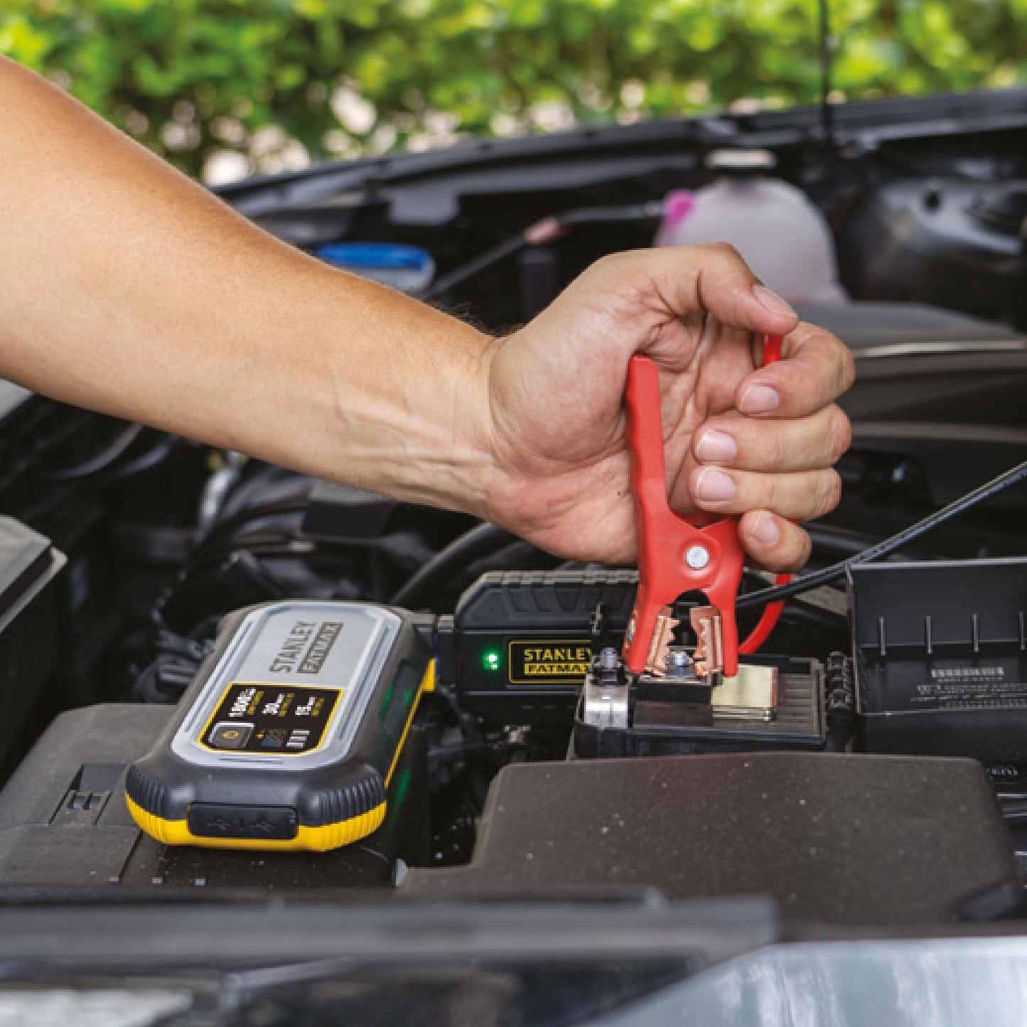 Stanley FatMax 1200A, Lithium Jump Starter with 15 Watt USB-A and USB-C Power, Includes clamps