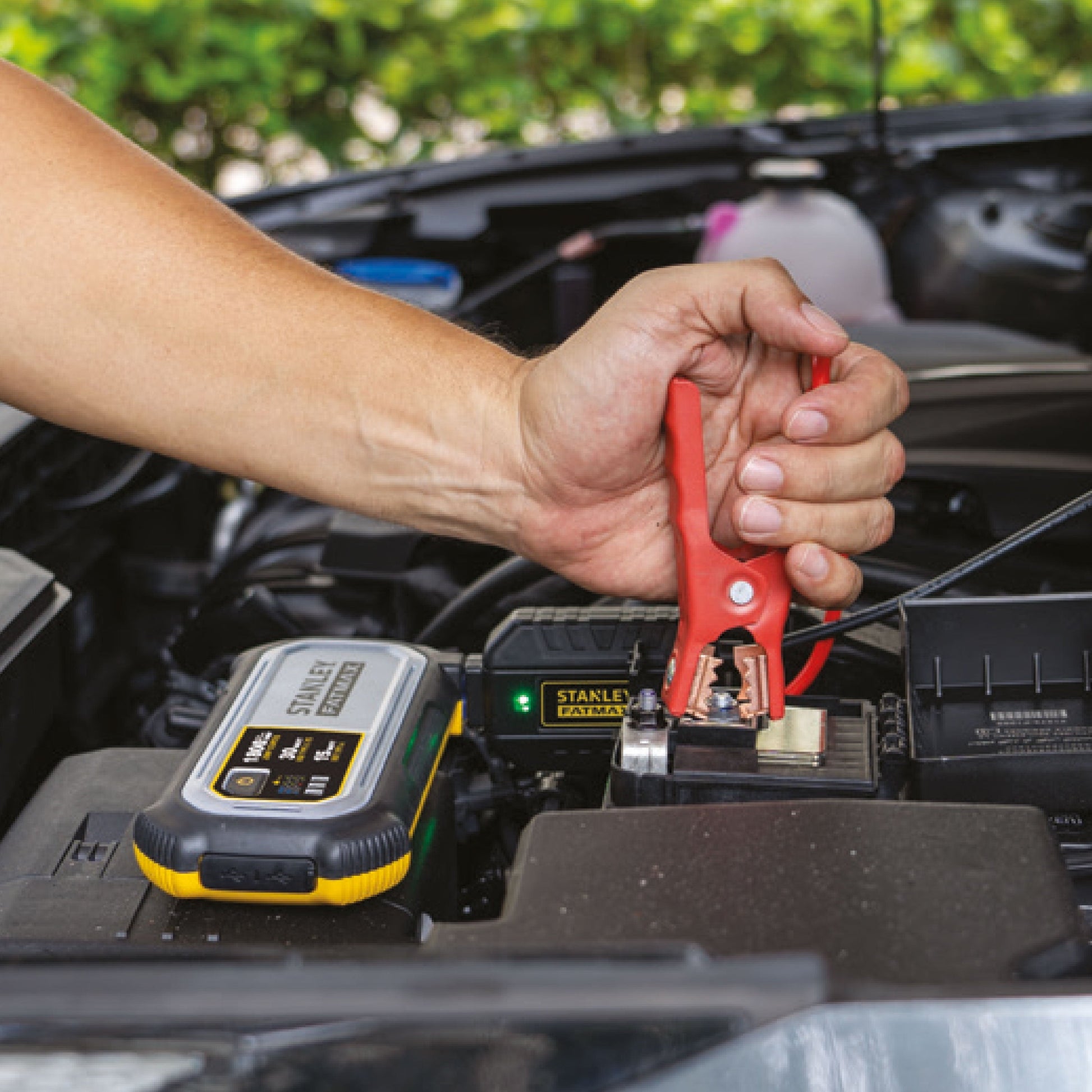 Stanley FatMax 1200A, Lithium Jump Starter with 15 Watt USB-A and USB-C Power, Includes clamps